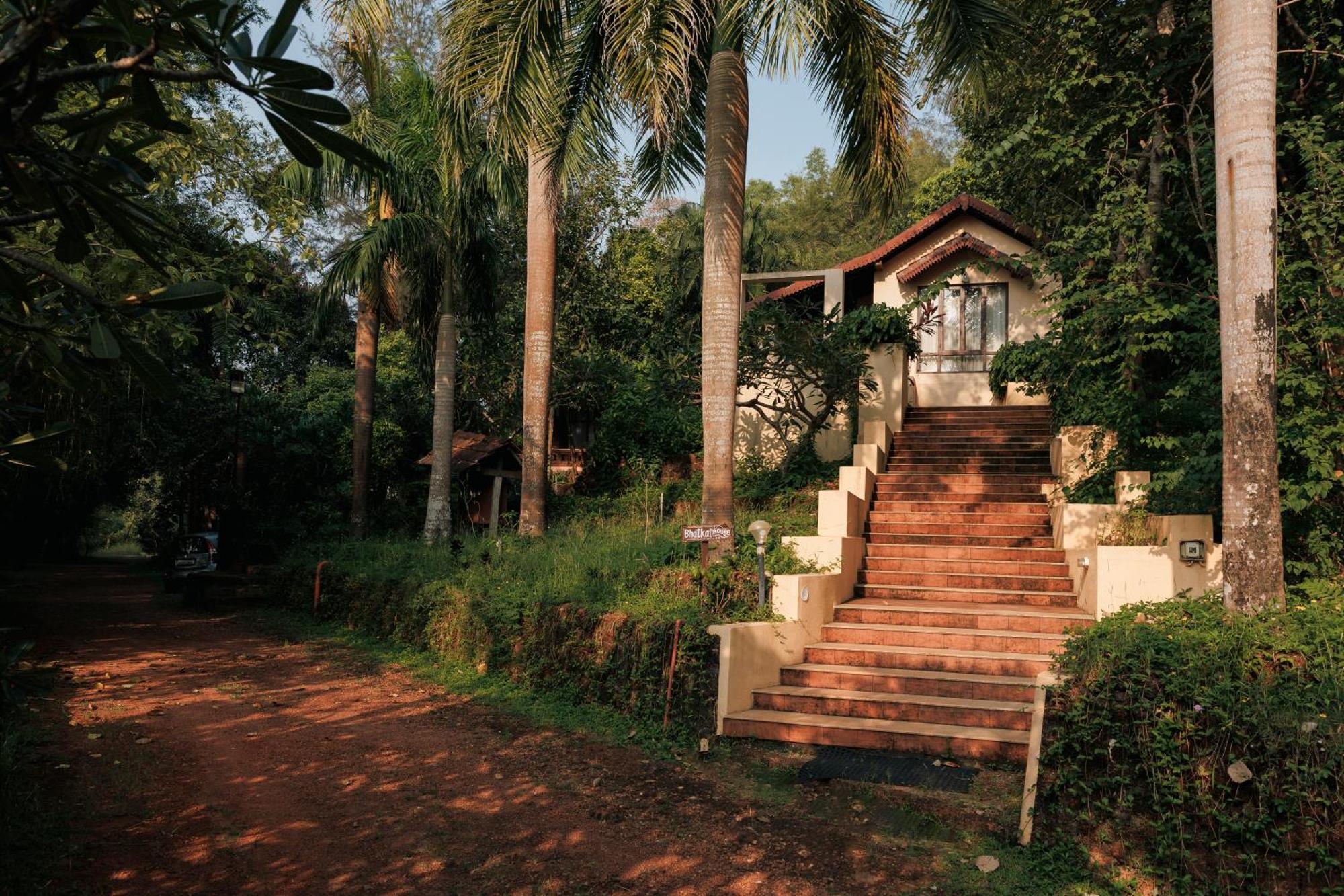 Sai Vishram Beach Resort Bainduru ภายนอก รูปภาพ